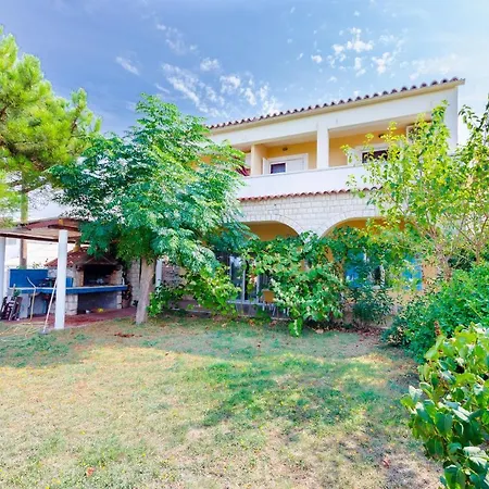 Sime Apartment *